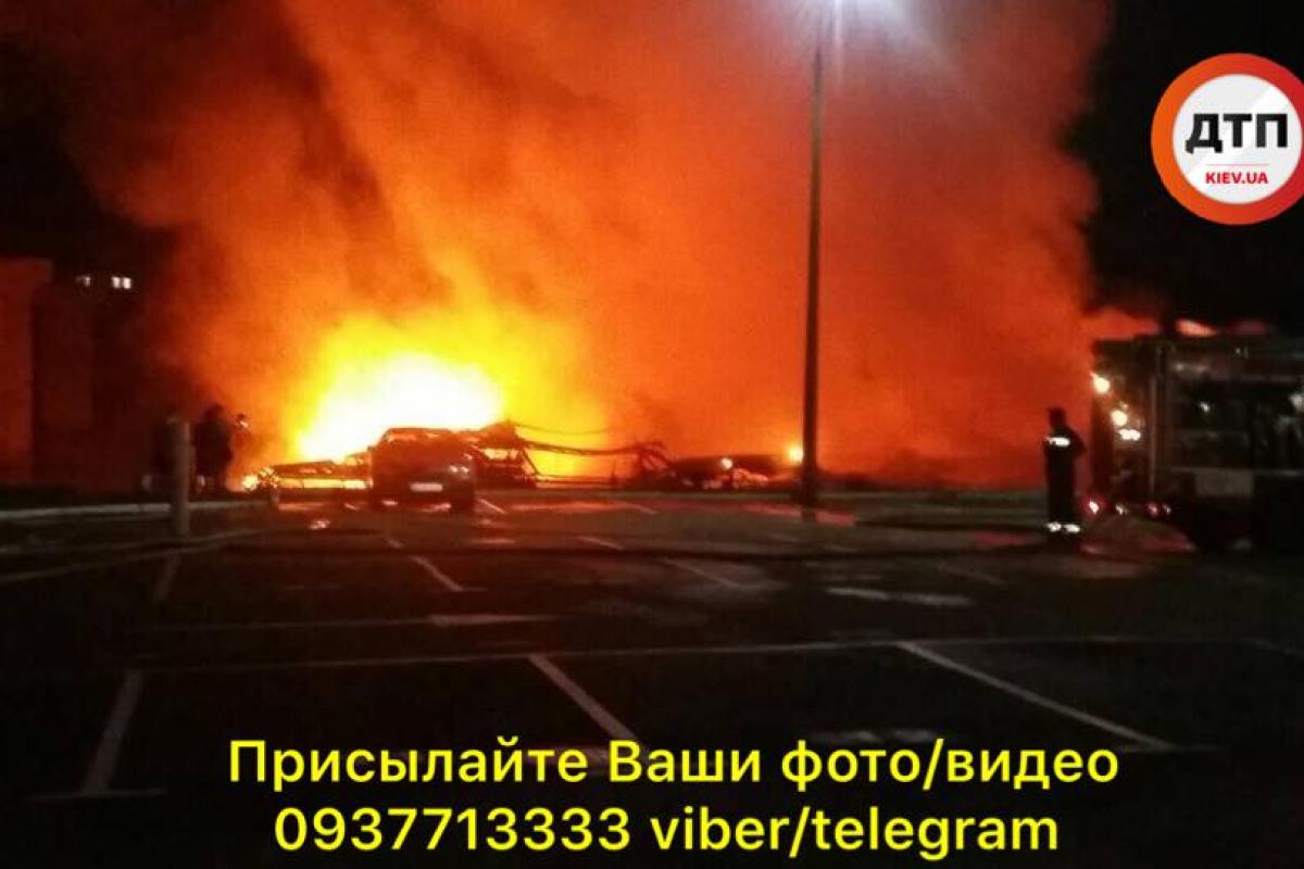 В Киеве ночью сгорел ресторан В Киеве ночью сгорел ресторан