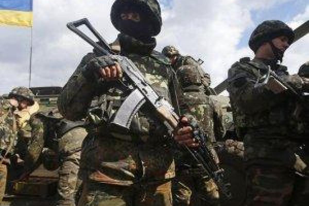 В Украине хотят повысить зарплаты военным: когда и на сколько В Украине хотят повысить зарплаты военным: когда и на сколько