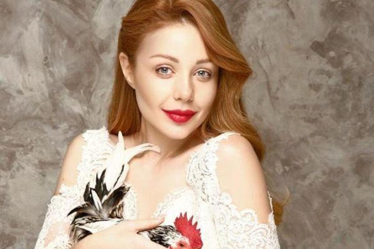 "Тетя решила хайпануть": продюсер поющей в России Лободы оскорбила Тину Кароль  "Тетя решила хайпануть": продюсер поющей в России Лободы оскорбила Тину Кароль