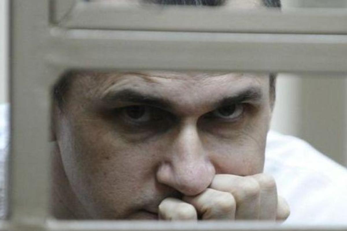 Мать Сенцова написала письмо Путину, а омбудсмен проверяет информацию о смерти режиссера Мать Сенцова написала письмо Путину, а омбудсмен проверяет информацию о смерти режиссера