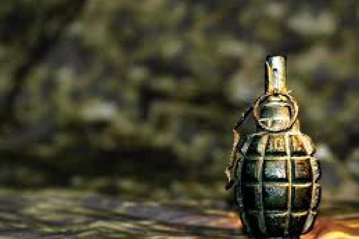Прогремел мощный взрыв: в "ЛНР" боевик угрожал маленьким детям гранатой