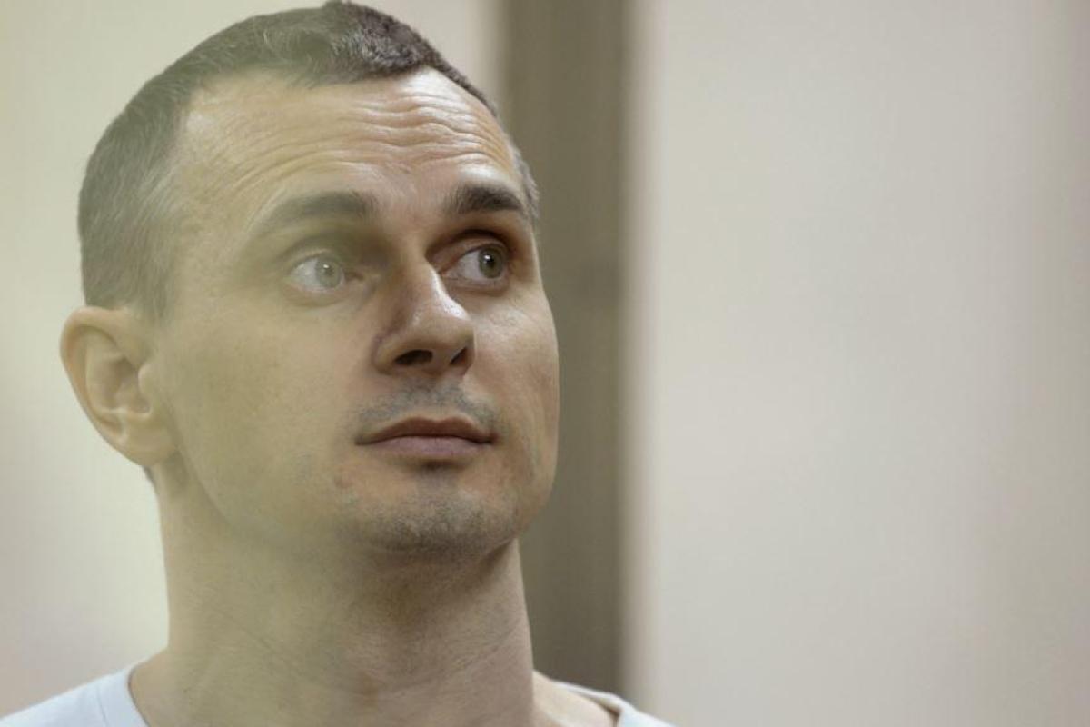 "Олег Сенцов при смерти. Это чудо, что он продержался так долго", - сестра