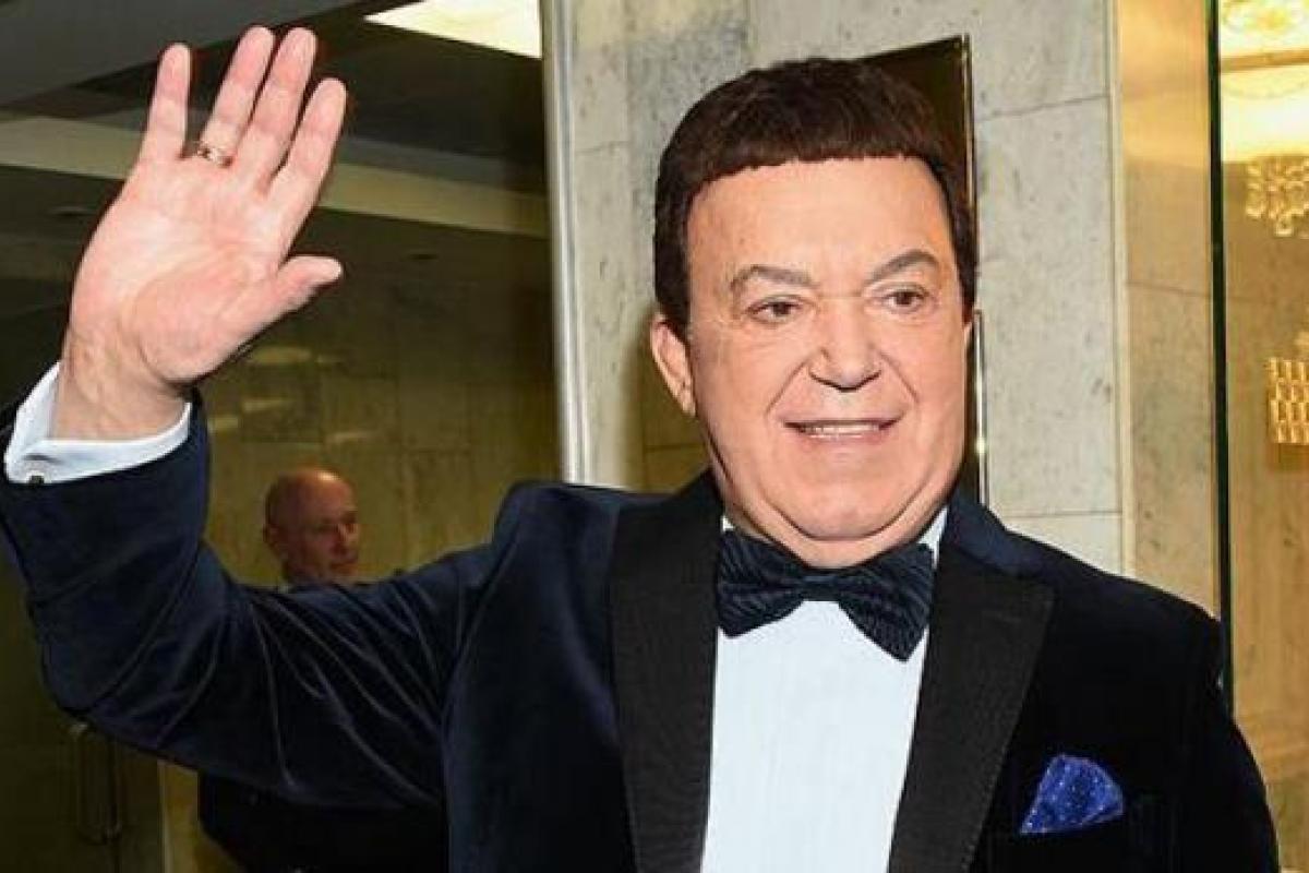 Певец Кобзон находится в реанимации, - СМИ Певец Кобзон находится в реанимации, - СМИ