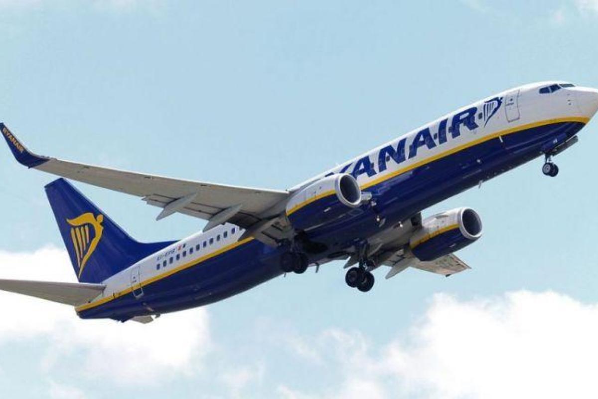 "Падение" длилось 5 минут: С самолетом Ryanair произошло ЧП, пострадали десятки пассажиров "Падение" длилось 5 минут: С самолетом Ryanair произошло ЧП, пострадали десятки пассажиров