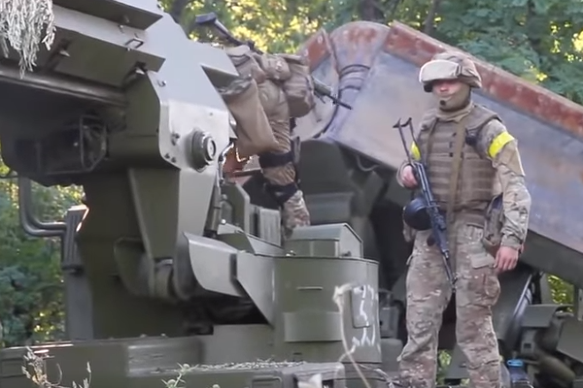 "Дзержинск взяли": уникальные кадры освобождения украинского города "Дзержинск взяли": уникальные кадры освобождения украинского города