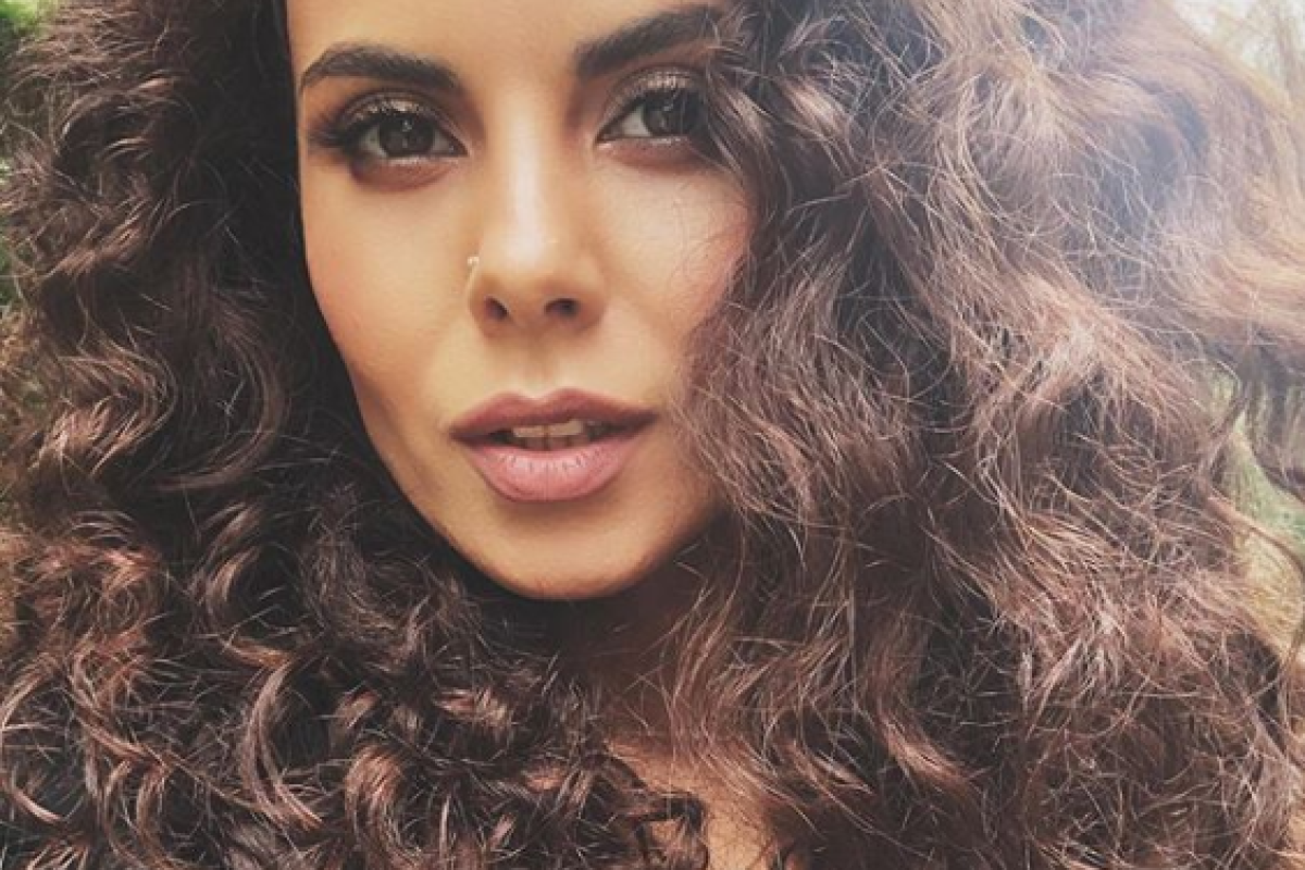 В купальнике и без: Настя Каменских выставила напоказ свои сочные формы В купальнике и без: Настя Каменских выставила напоказ свои сочные формы