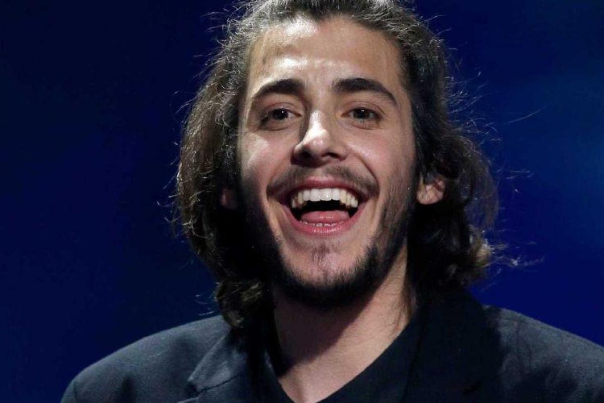 Сальвадор Собрал впервые после пересадки сердца выпустил клип Сальвадор Собрал впервые после пересадки сердца выпустил клип