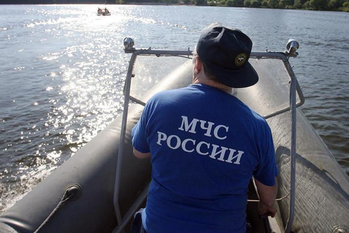 В России перевернулась лодка с детьми, есть погибшие