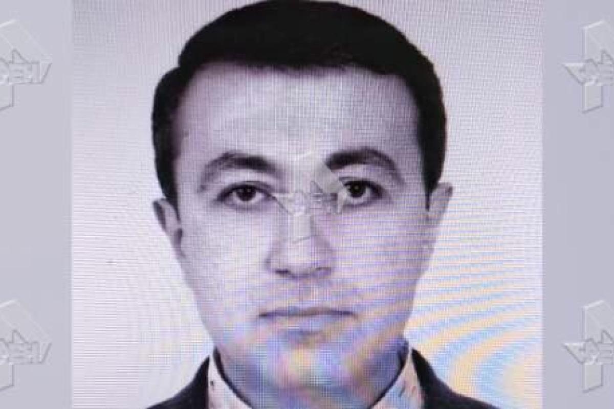 Три сестры-москвички зарезали отца из-за "многолетних изнасилований" Три сестры-москвички зарезали отца из-за "многолетних изнасилований"