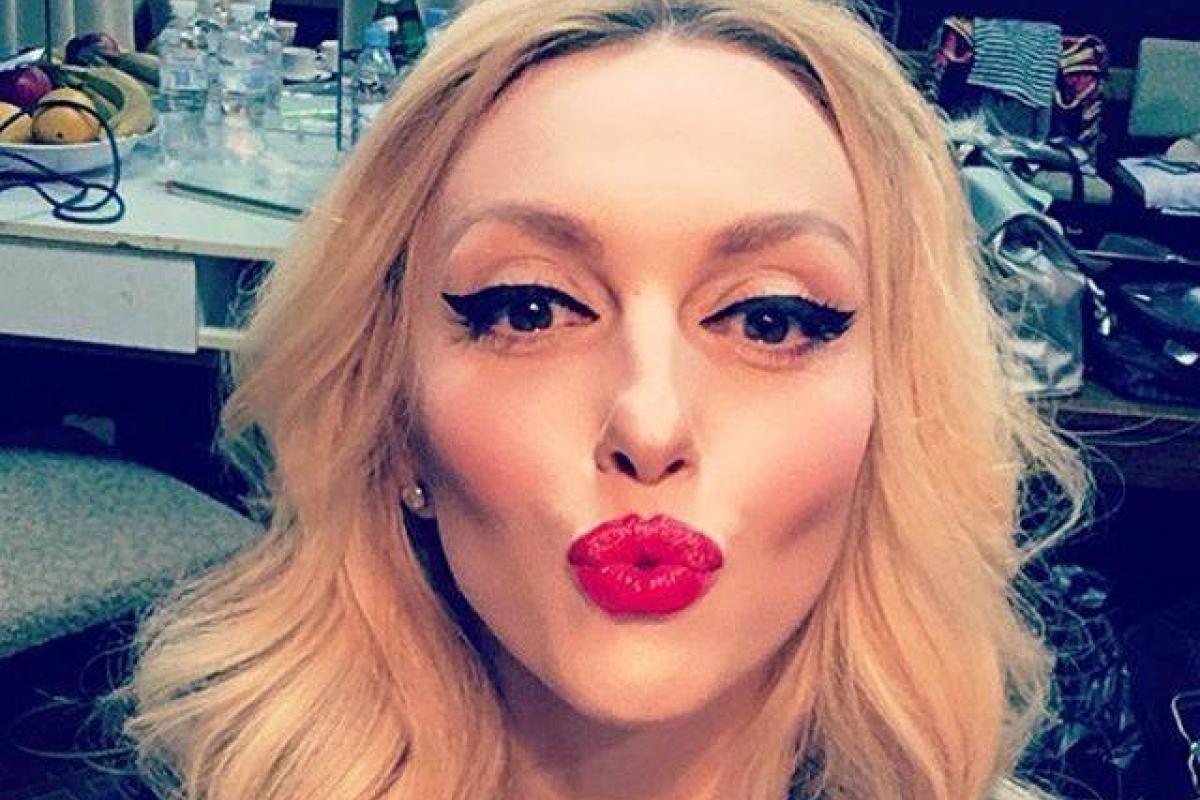 "Что-то у подружки ноги волосатые": Оля Полякова отдохнула в Одессе с "подружкой с небритыми ногами"