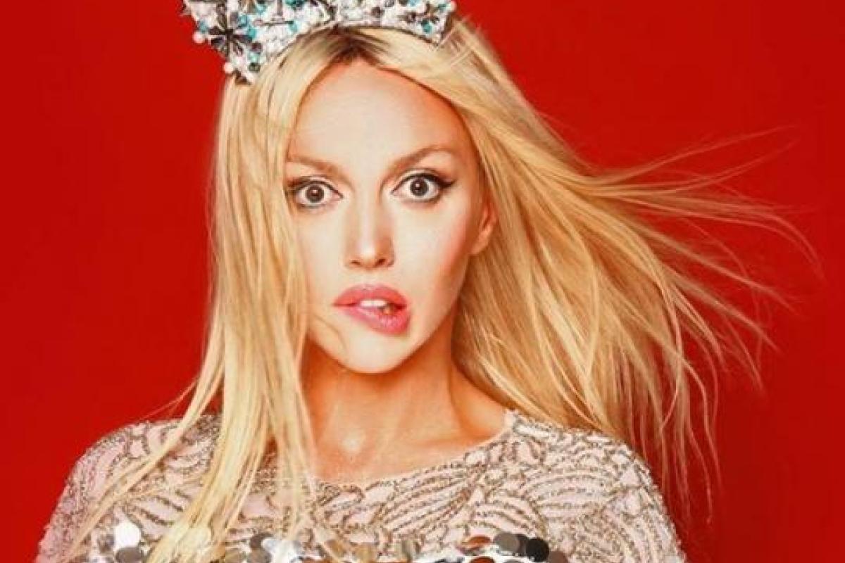 Полякова записала видео без макияжа и послала "неудовлетворенных куриц" на три буквы Полякова записала видео без макияжа и послала "неудовлетворенных куриц" на три буквы