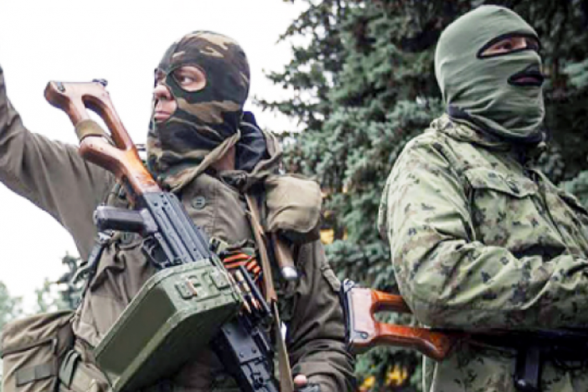 В "ДНР" российские наемники избили своего "коллегу", после чего живьем закопали его в землю