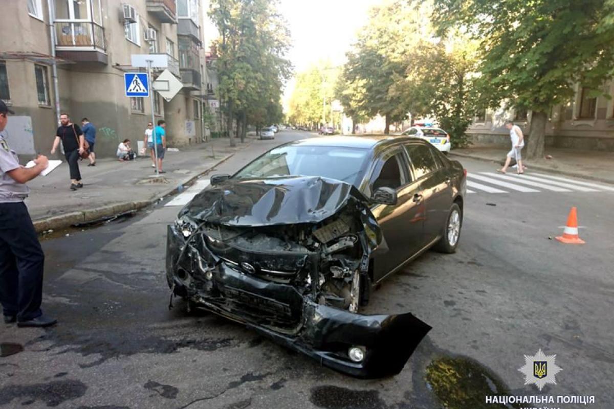 ДТП в центре Харькова: 50-летний водитель попал в больницу ДТП в центре Харькова: 50-летний водитель попал в больницу