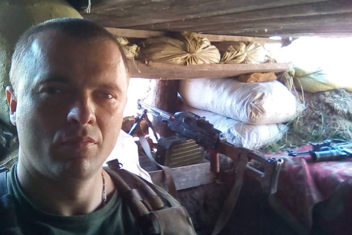 В Лисичанск доставили тело погибшего бойца с позывным "Шубин" В Лисичанск доставили тело погибшего бойца с позывным "Шубин"