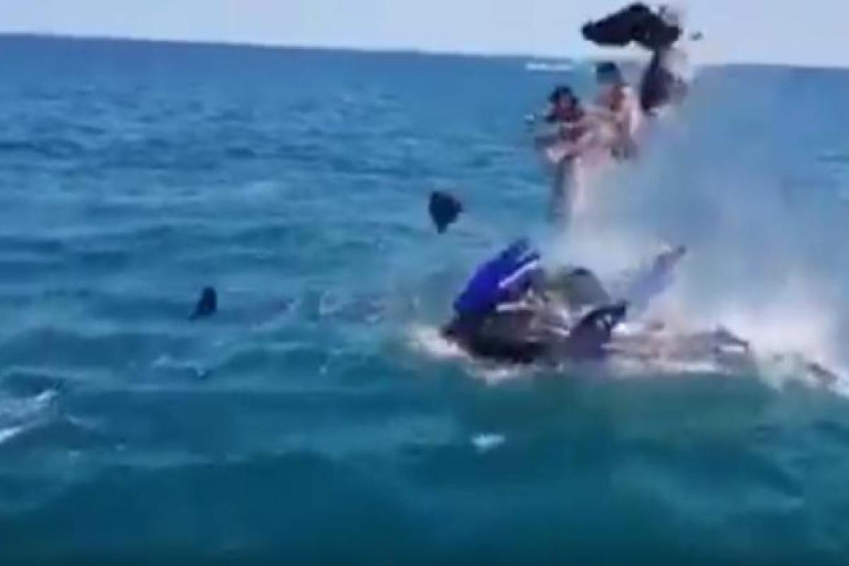 В России взорвался гидроцикл с туристами: жуткое видео
