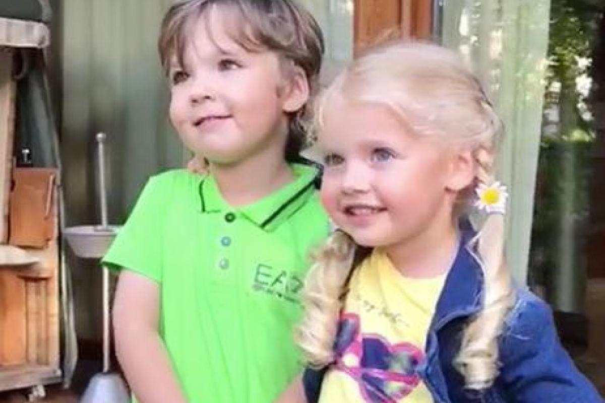 "Гарику и Лизочке чуть меньше года": Галкин показал архивное видео, сеть в восторге "Гарику и Лизочке чуть меньше года": Галкин показал архивное видео, сеть в восторге