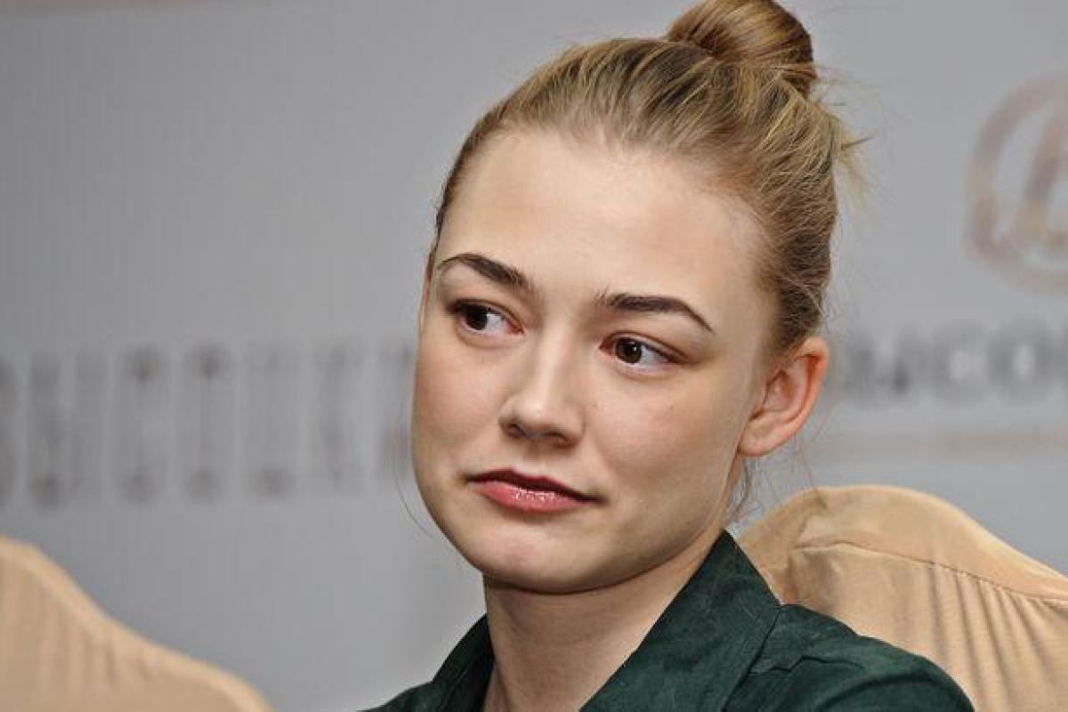 Слухи о романе с Шнуровым имеют твердую почву: Актриса Оксана Акиньшина заявила о разводе Слухи о романе с Шнуровым имеют твердую почву: Актриса Оксана Акиньшина заявила о разводе