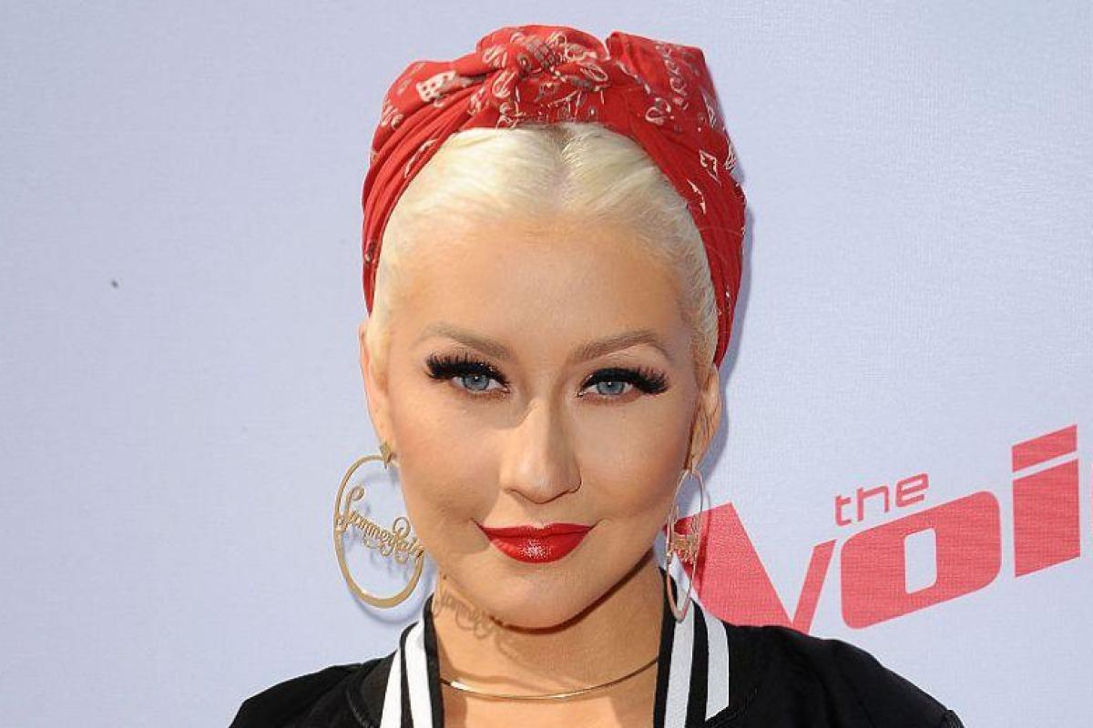 Певица Кристина Агилера выложила в соцсеть фото в стиле "ню"