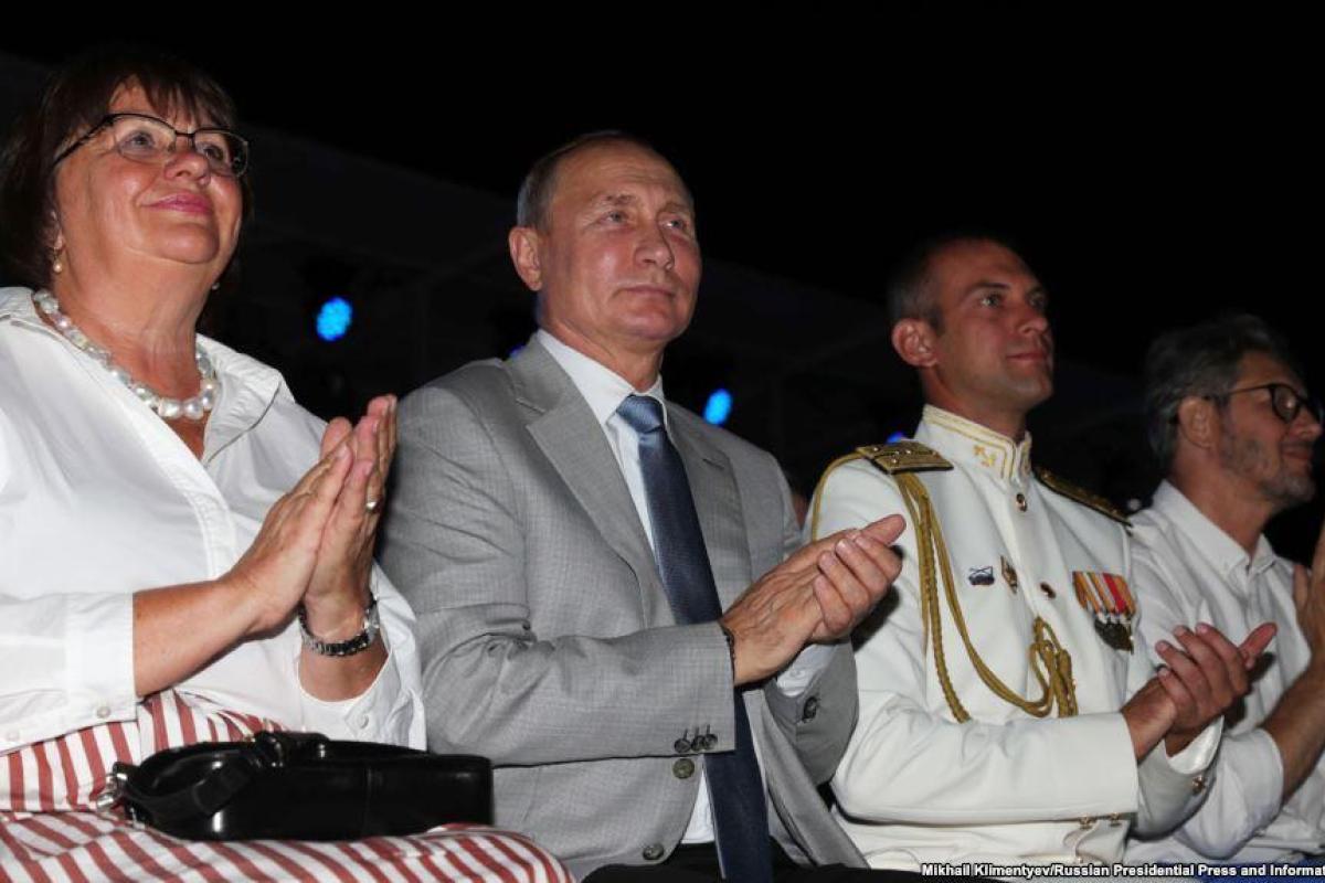 "Новый двойник?" - в сети обсуждают фото изменившегося Путина "Новый двойник?" - в сети обсуждают фото изменившегося Путина