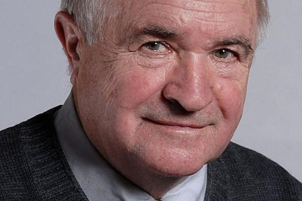 Умер звезда фильмов "Жестокий романс" и "Тени исчезают в полдень" Умер звезда фильмов "Жестокий романс" и "Тени исчезают в полдень"