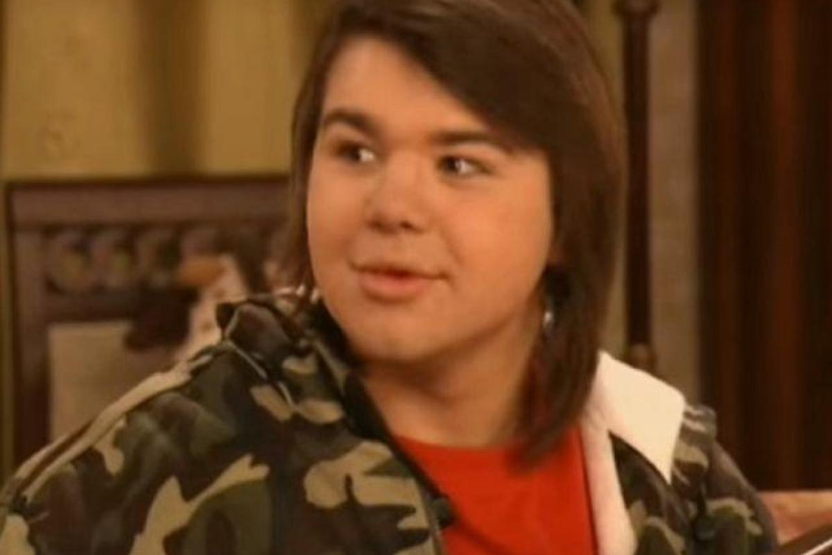 "Полежайкин" из "Папиных дочек" радикально похудел: актера не узнать