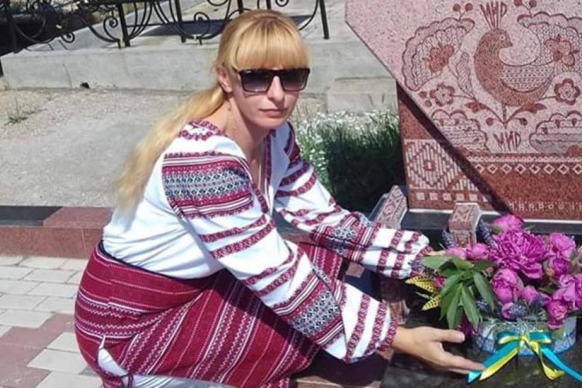 В Крыму обыскали дом проукраинской активистки: "шьют" связь с "Правым сектором" В Крыму обыскали дом проукраинской активистки: "шьют" связь с "Правым сектором"