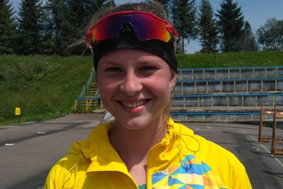 Три российские биатлонистки и их тренер будут выступать за сборную Украины Три российские биатлонистки и их тренер будут выступать за сборную Украины