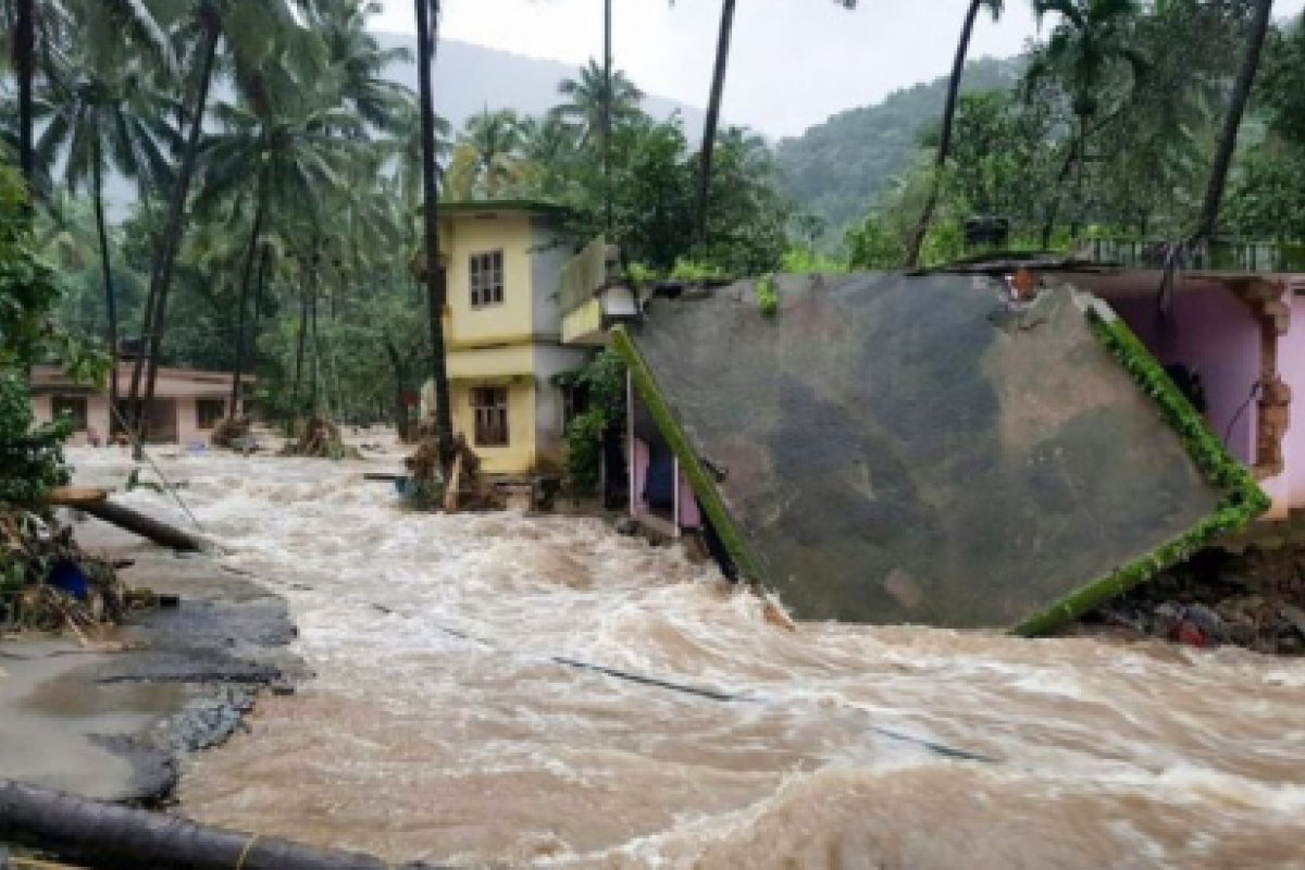 Наводнение в Индии: число жертв возросло до 324 человек