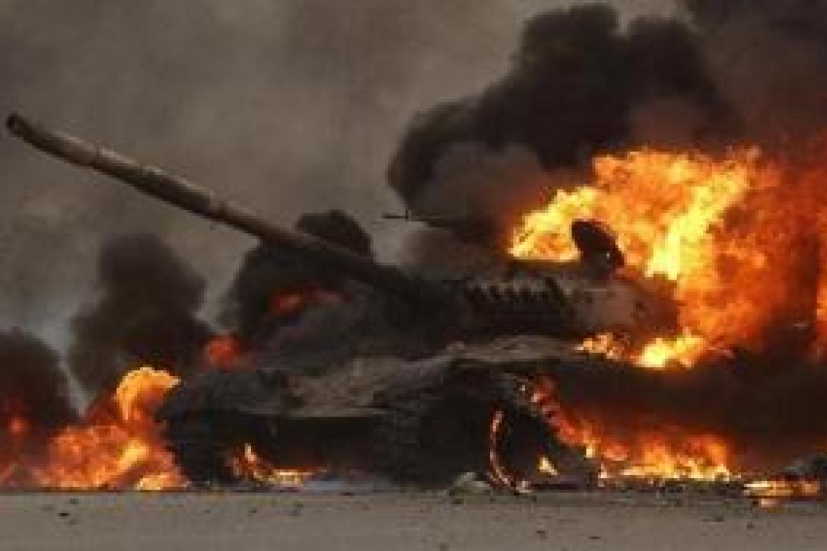 На Донбассе "третья сила" повредила танк боевиков