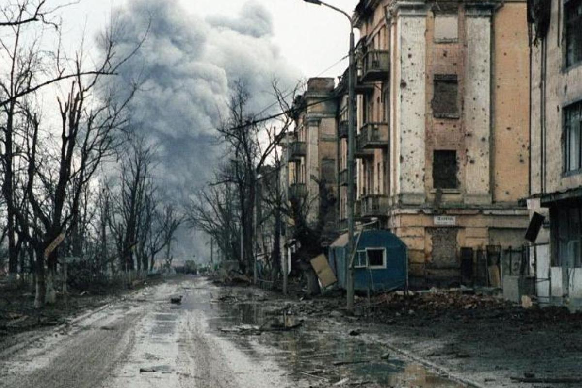 Путин готовится к войне. С реальным врагом или выдуманным? Путин готовится к войне. С реальным врагом или выдуманным?