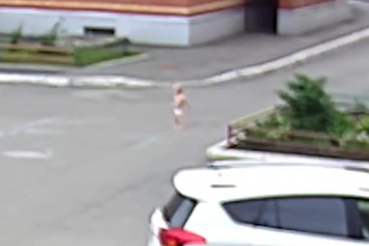 В России годовалый ребенок сбежал из частного детского сада в одном памперсе