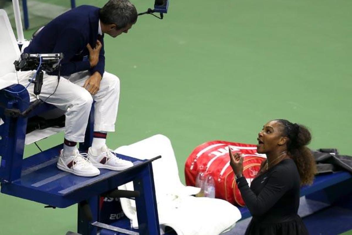 Скандальный финал "Большого шлема": Серена Уильямс устроила истерику и оскорбила судью Скандальный финал "Большого шлема": Серена Уильямс устроила истерику и оскорбила судью