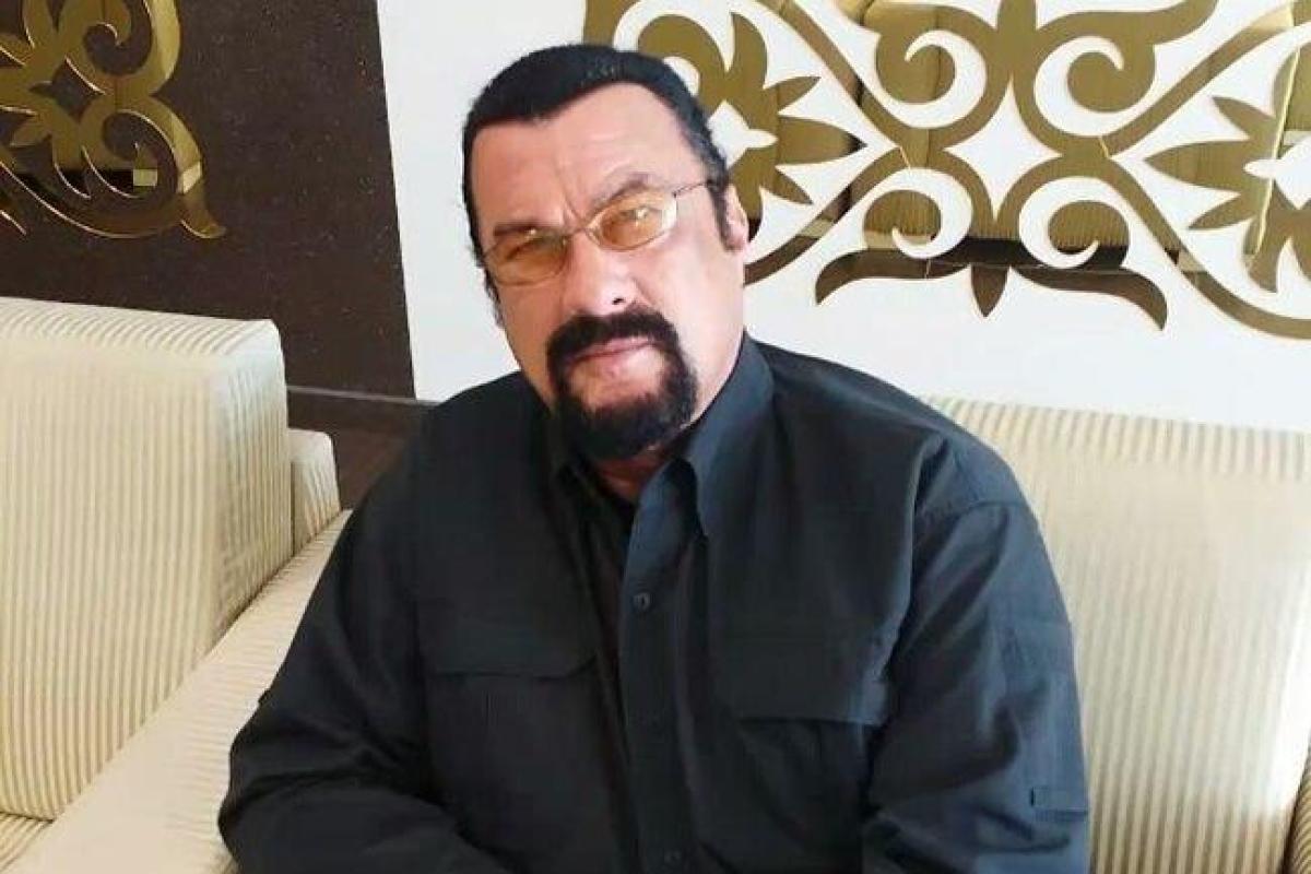 "Я представляю интересы президента Путина": Актер Стивен Сигал хочет стать губернатором российского Приморья