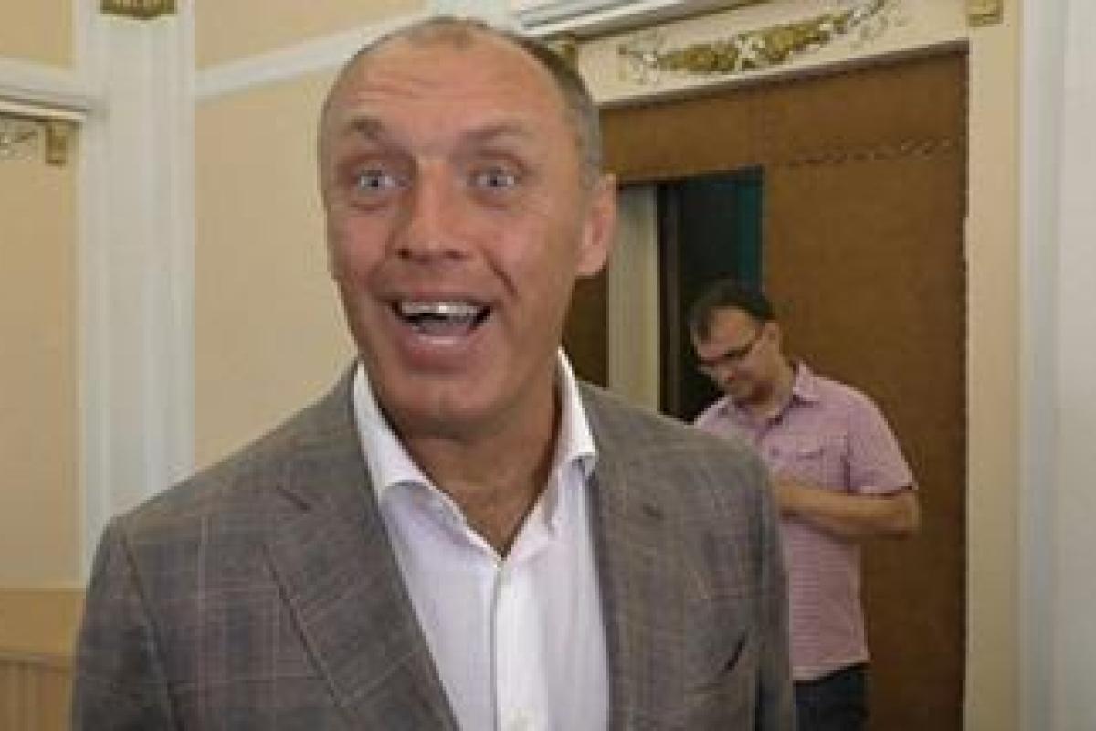 В Полтаве депутаты проголосовали за отставку мэра В Полтаве депутаты проголосовали за отставку мэра