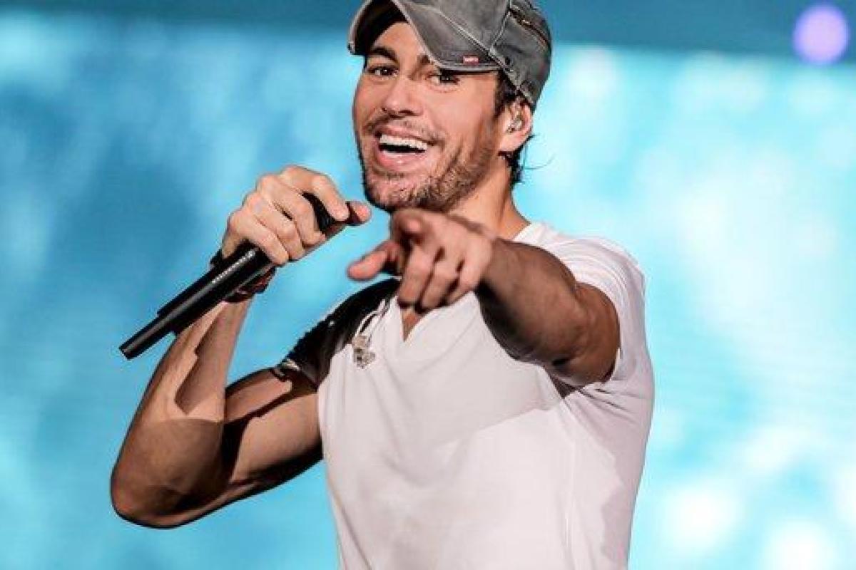 Энрике Иглесиас приехал с концертом в Киев: столица встала в пробках Энрике Иглесиас приехал с концертом в Киев: столица встала в пробках