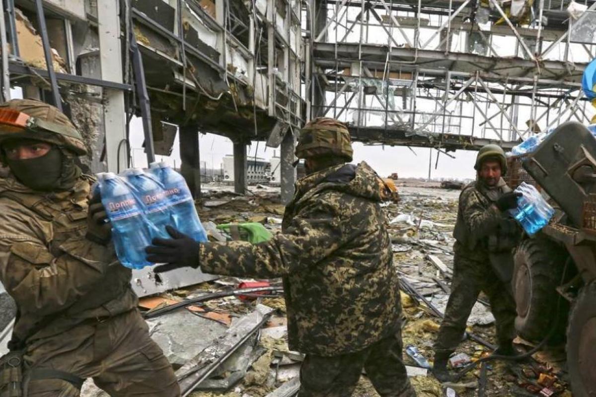 «Ротация под обстрелом»: В сети показали неопубликованные фото украинских «киборгов»