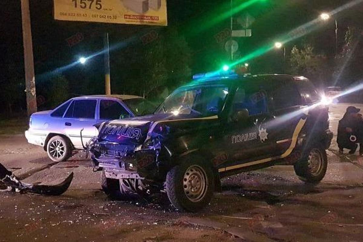 В Бердянске произошло ДТП с участием полицейского авто В Бердянске произошло ДТП с участием полицейского авто