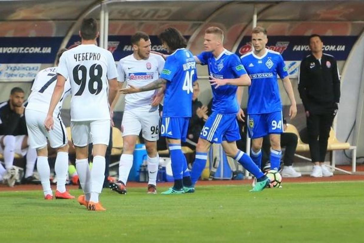 Футбольные фанаты не досмотрели трансляцию матча "Заря" - "Динамо" Футбольные фанаты не досмотрели трансляцию матча "Заря" - "Динамо"