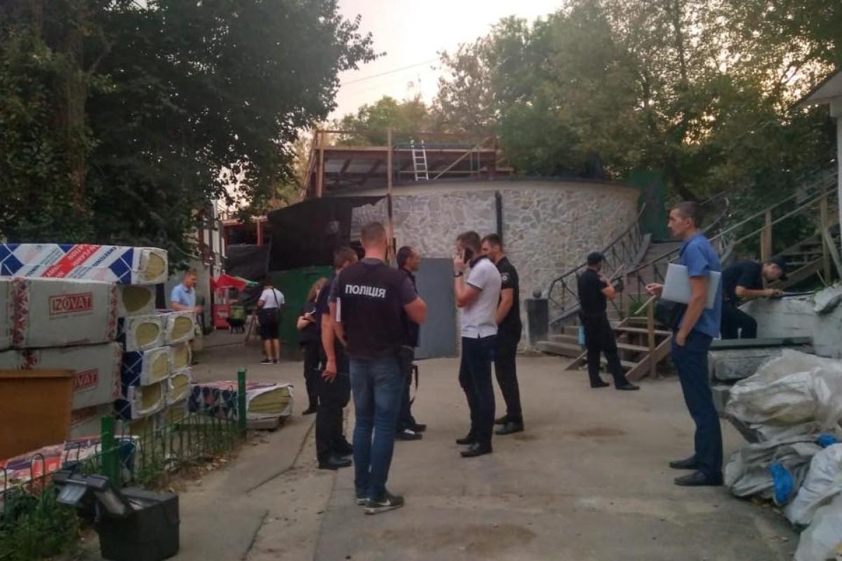 На рынке в Киеве произошла стрельба, есть раненый