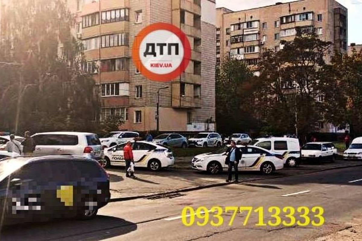 ЧП на столичной Борщаговке: из жилого дома открыли стрельбу