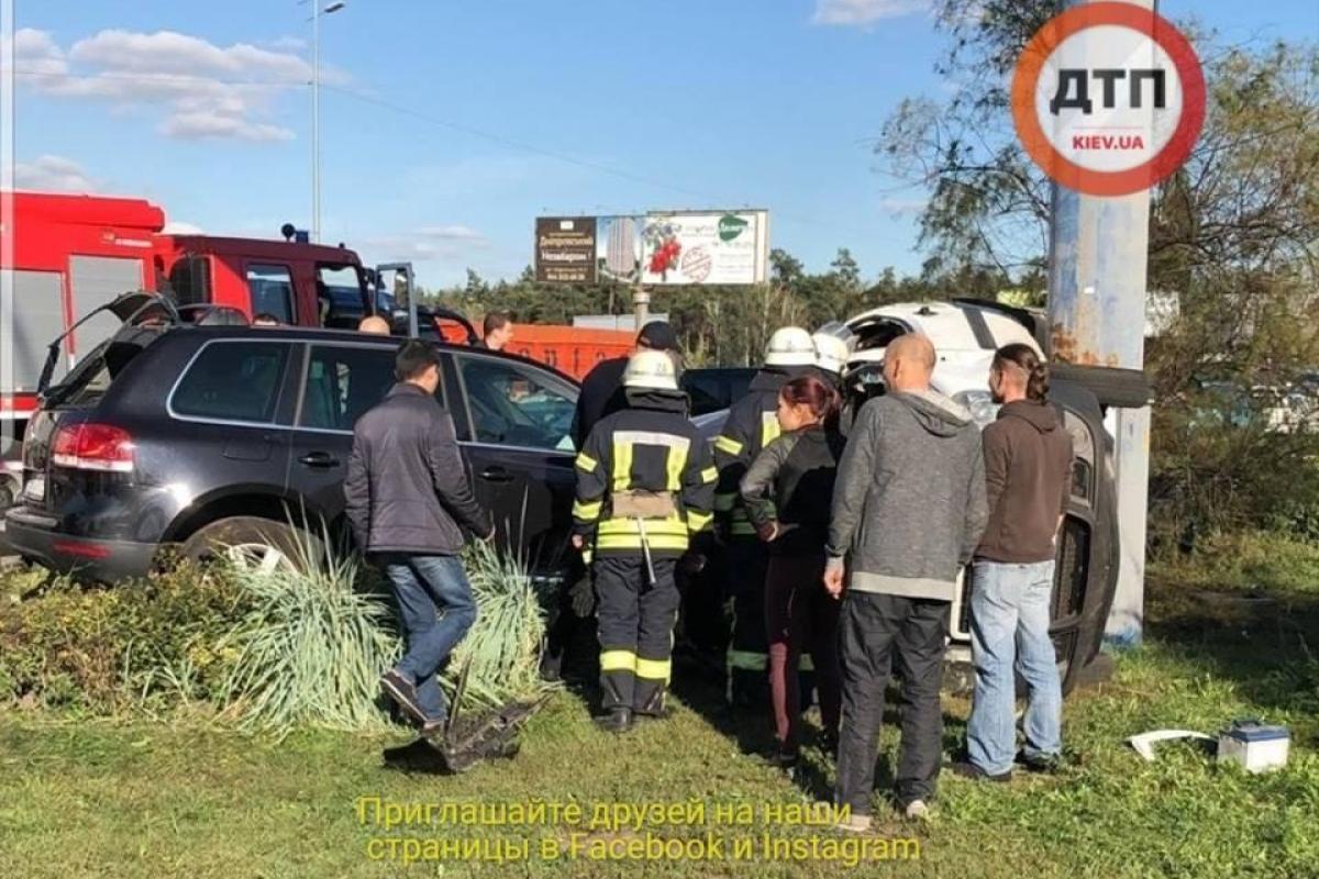 В Киеве произошло трагическое ДТП: есть погибший и травмированные В Киеве произошло трагическое ДТП: есть погибший и травмированные
