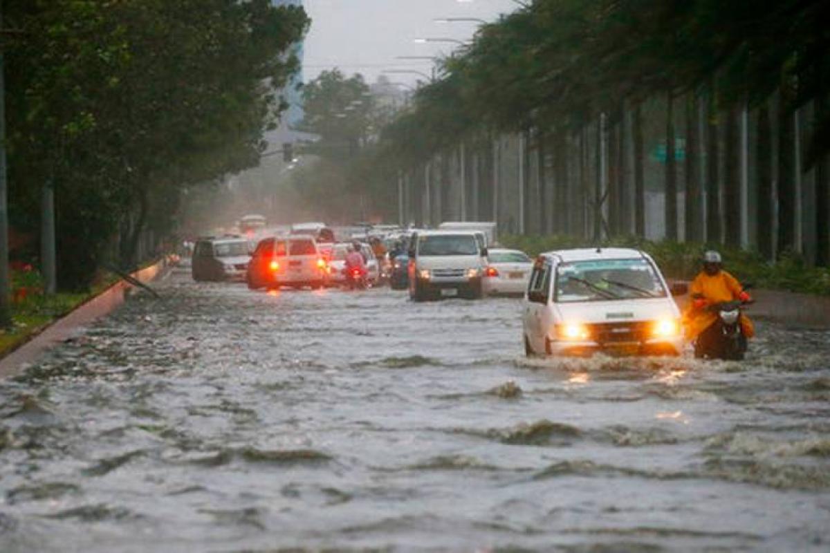 Тайфун в Филиппинах унес минимум 12 жизней