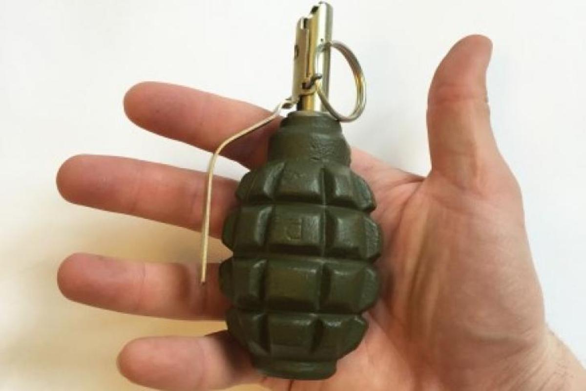 Боевик "ЛНР" едва не лишил себя жизни при помощи гранаты