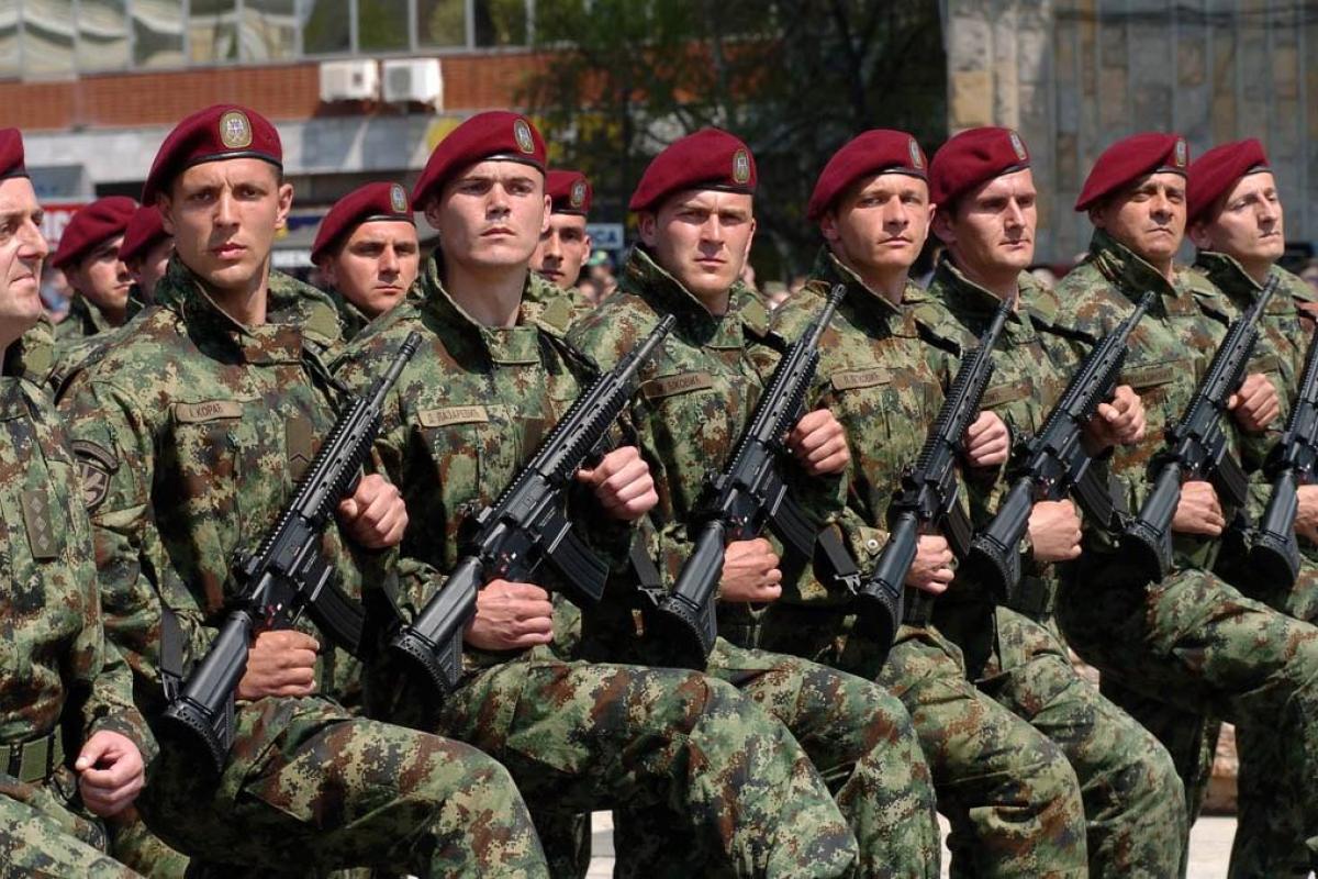 Армия Сербии находится в полной боевой готовности