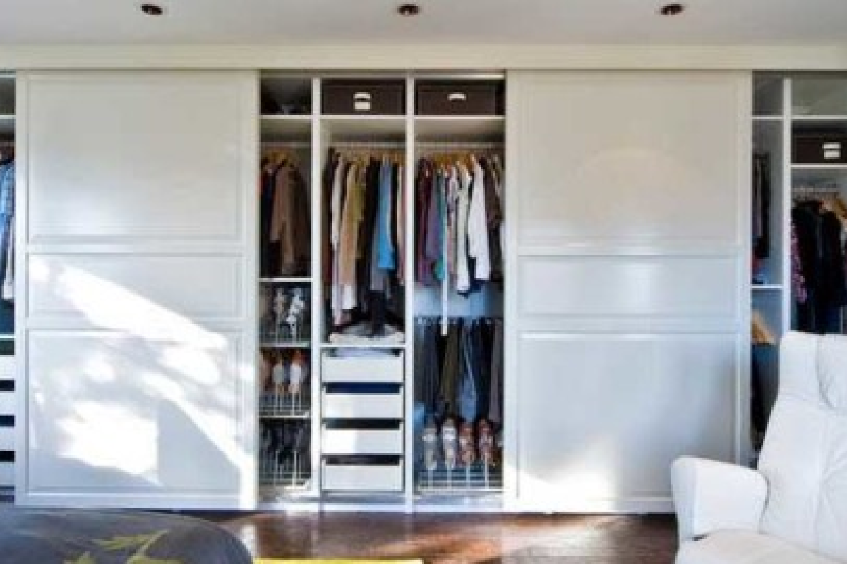 Шкаф-купе в квартире: как выбрать, чтоб сэкономить Шкаф-купе в квартире: как выбрать, чтоб сэкономить