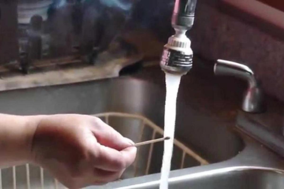 Боятся даже мыться: В Макеевке массовое отравление водой
