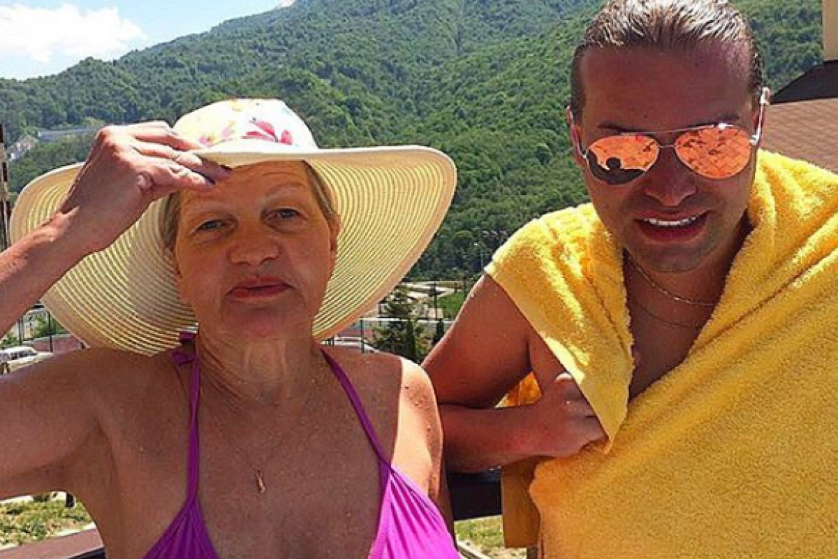 Известный шоумен отправил свою престарелую жену на пластику: появились фото результата