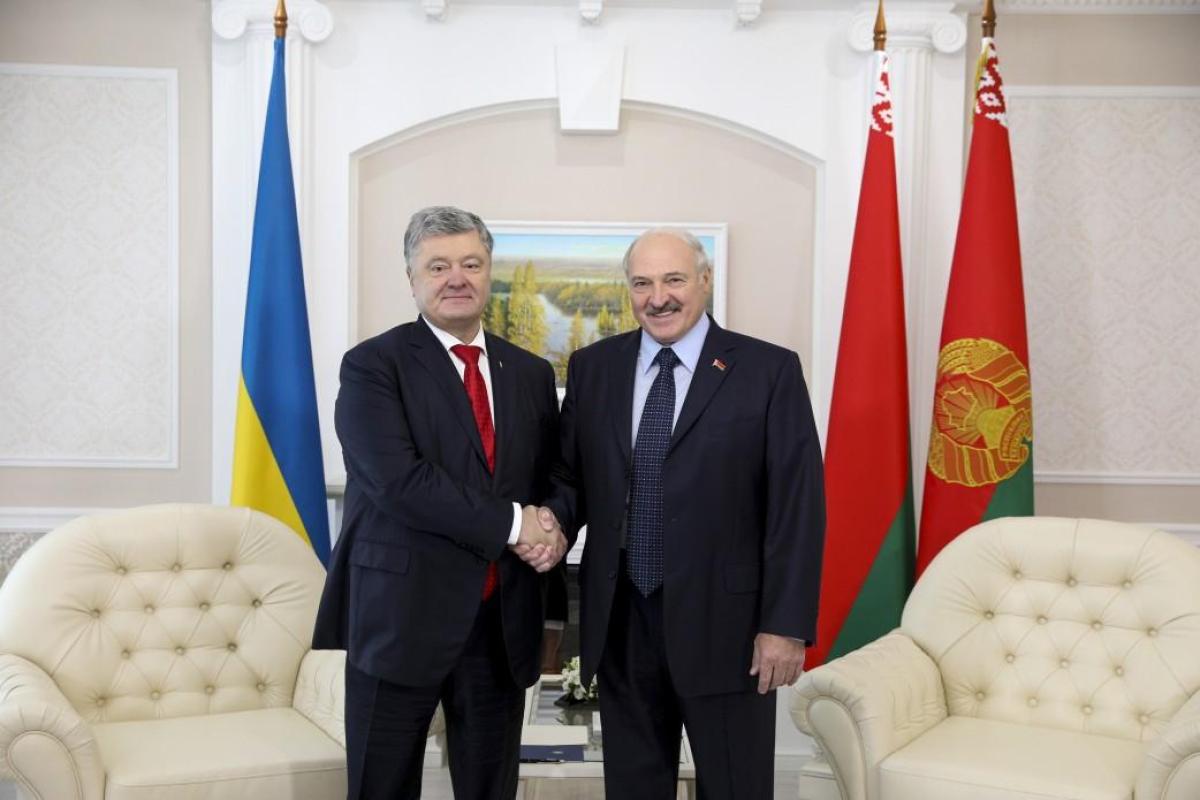 Порошенко и Лукашенко встретились в Гомеле Порошенко и Лукашенко встретились в Гомеле