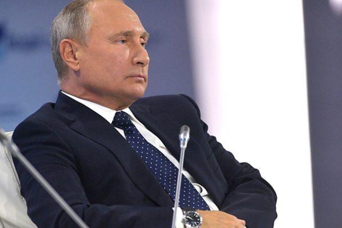 Путин ввел санкции против Украины: стали известны подробности