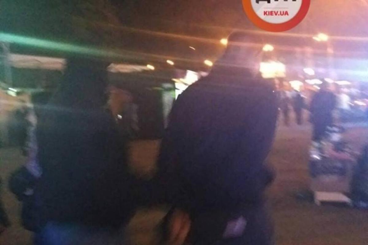 В Киеве полицейского-взяточника "взяли" с поличным